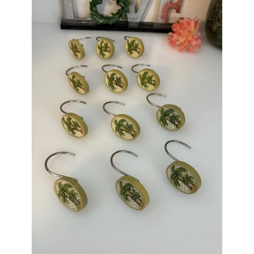Vintage Bed Bath & Beyond Avanti Linens Colony Palm Collection 12 Shower Hooks‎